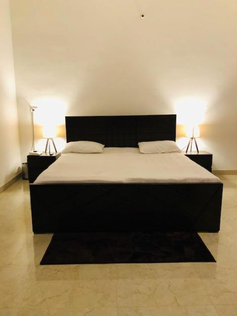 Tattva Luxurious Apartment فاراناسي المظهر الخارجي الصورة
